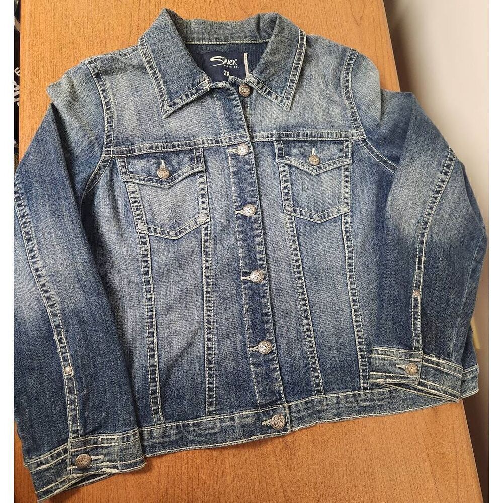 Silver Jeans Co. Denim Jacket, Indigo Color, Size 2X. Measures approx 25 pit to